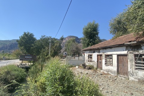 SATILIK KÖY EVİ YEŞİLYURTTA (YEK01)