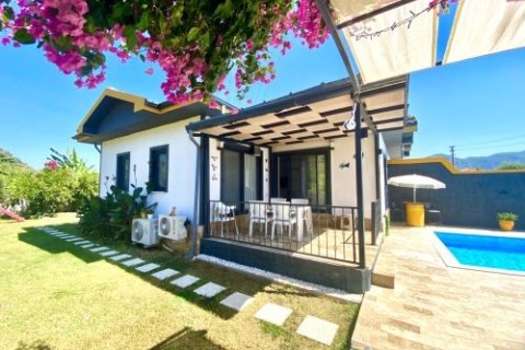 Dalyanda satılık müstakil havuzlu ve bahçeli villa (DV30)